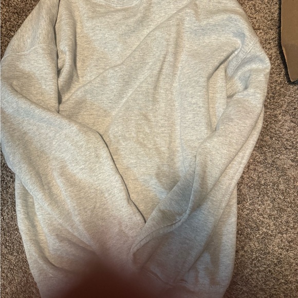 Gilden Grey Taylor Swift Red Album Embroidered Sweatshirt Size Large - Picture 2 of 2